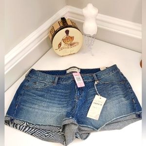 Torrid Medium Wash 5 Pocket Stretch Jean Shorts